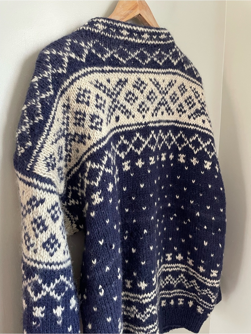 Vintage Hand Knit Nordic Style Wool Cardigan Mens XL Navy Blue Fair Isle Sweater - Picture 5 of 9